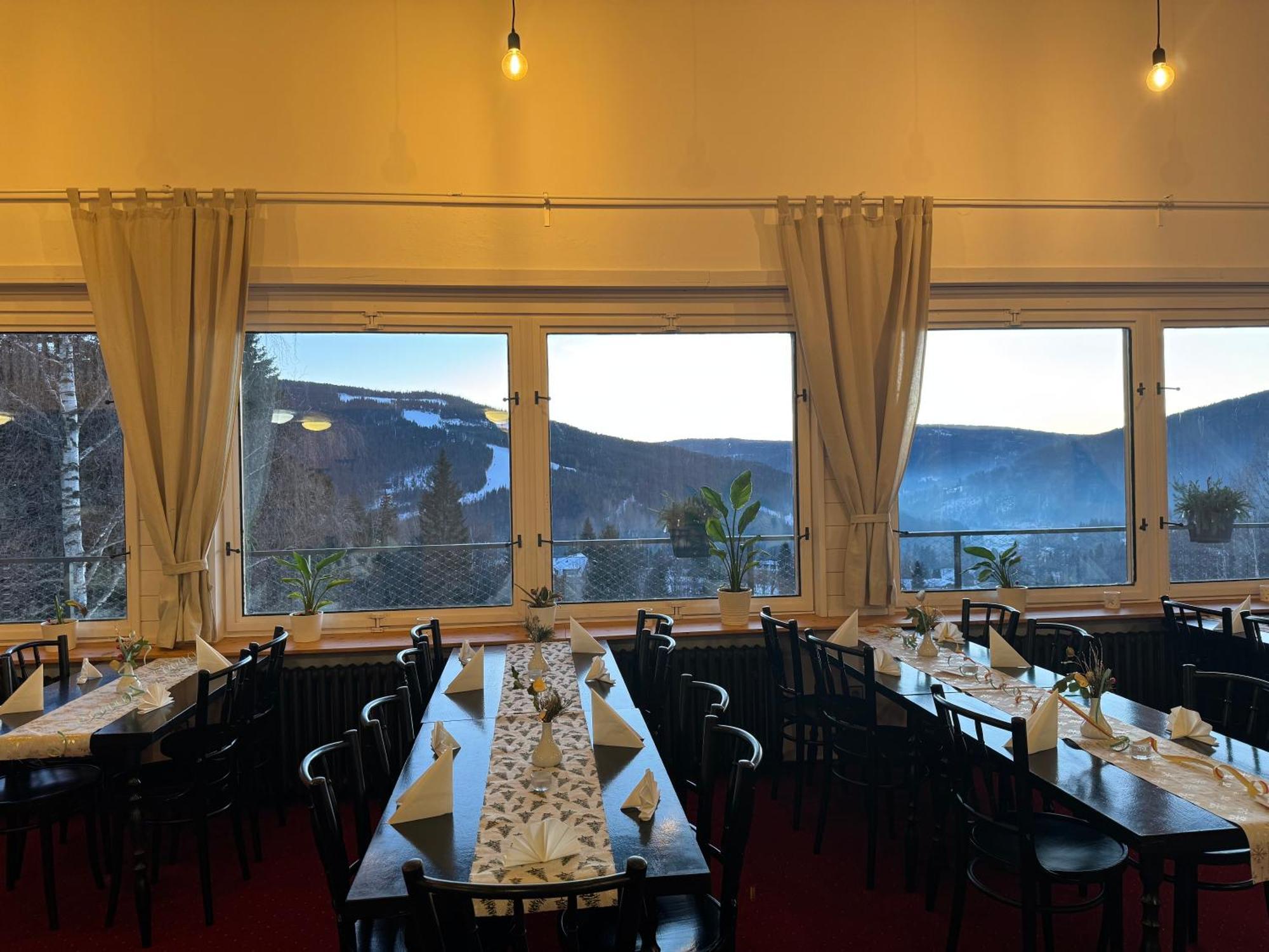 霍尔尼普拉姆酒店 Špindlerŭv Mlýn 外观 照片